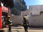  بالصور: حريق كبير داخل بناية سكنية وسط مدينة يافا دون وقوع إصابات